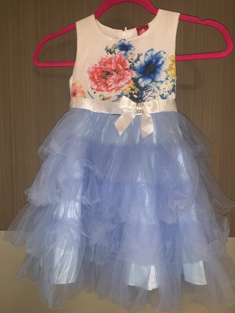 Robe haut satiné avec voile pour cérémonie