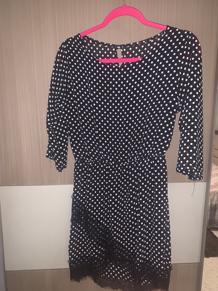 Robe avec des petits pois