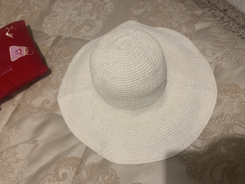 chapeau