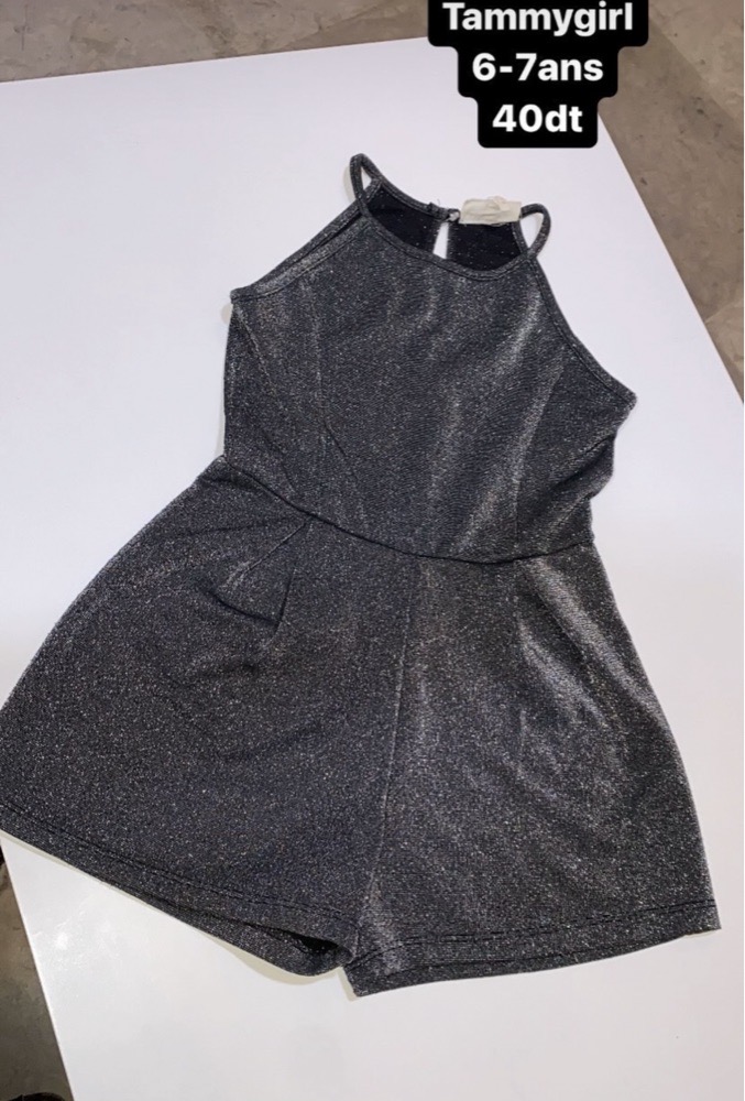combishort avec des paillettes