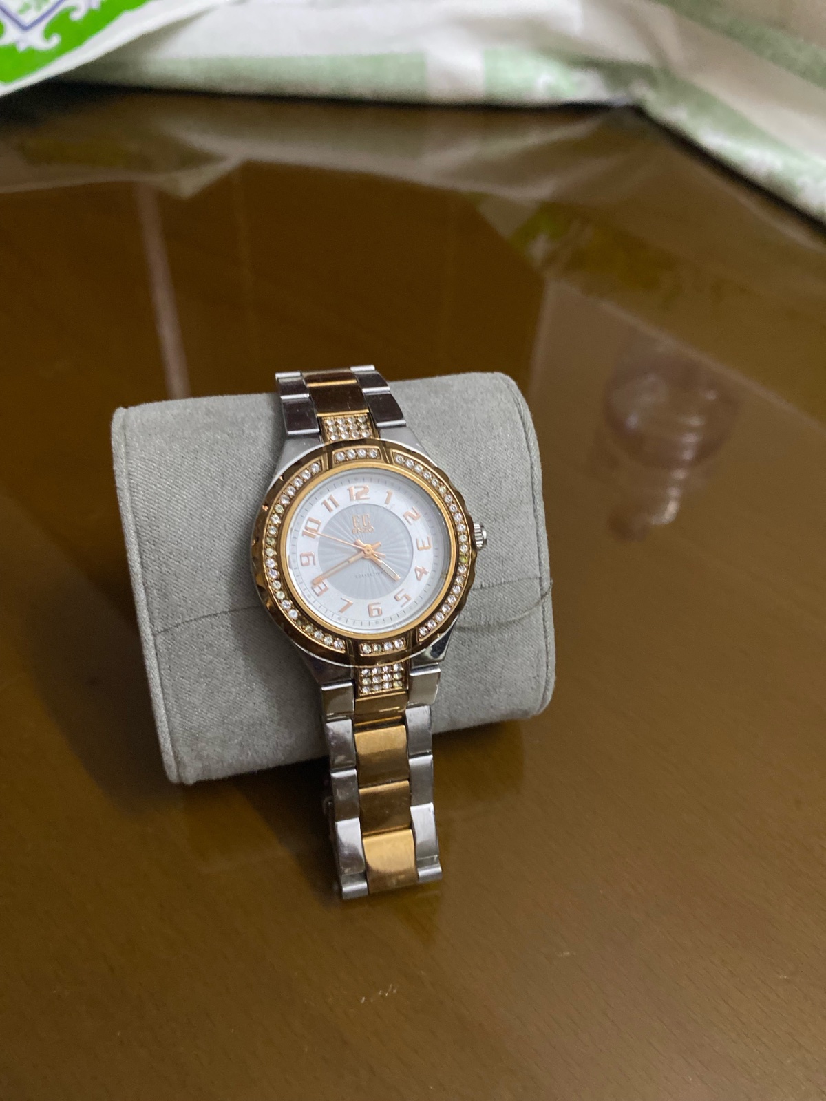 Montre femme peu utilisée juste pour changer