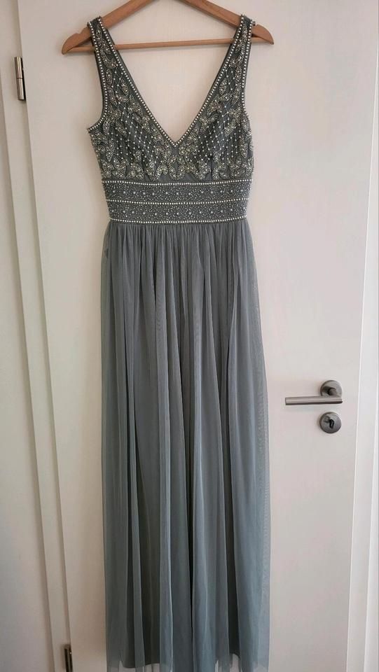 Robe soirée neuve avec étiquette 