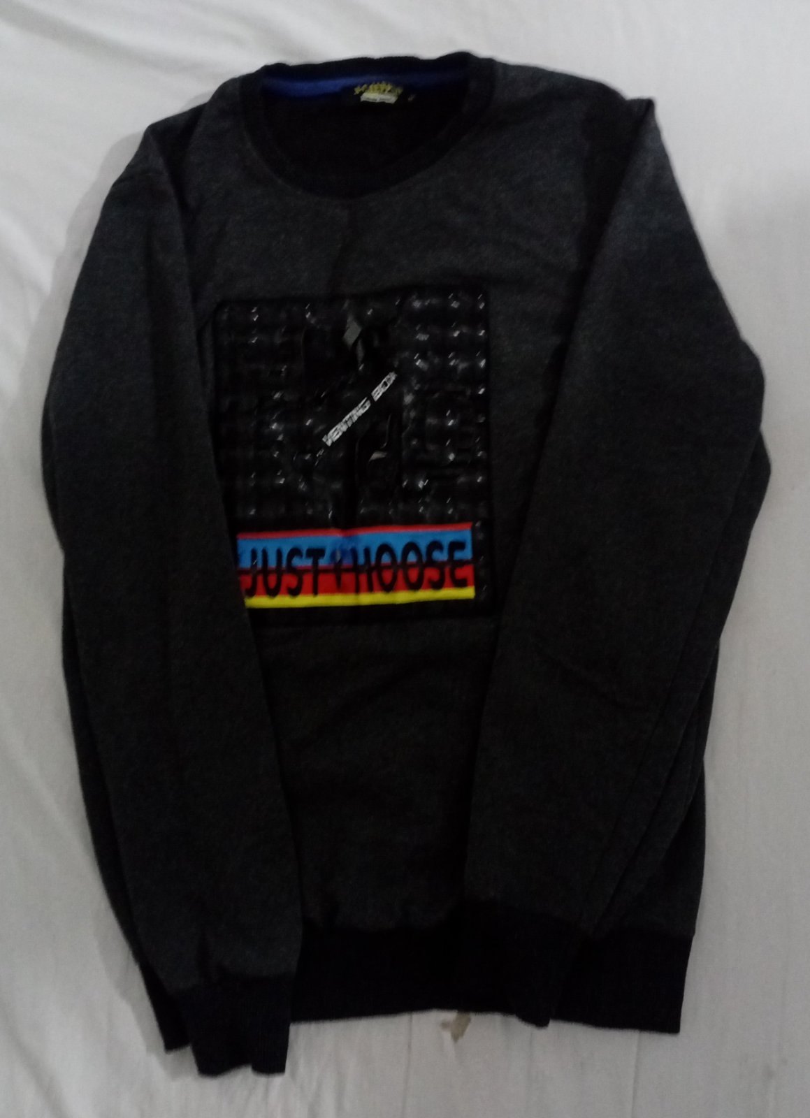 Sweatshirt gris foncé avec imprimé Just Choose