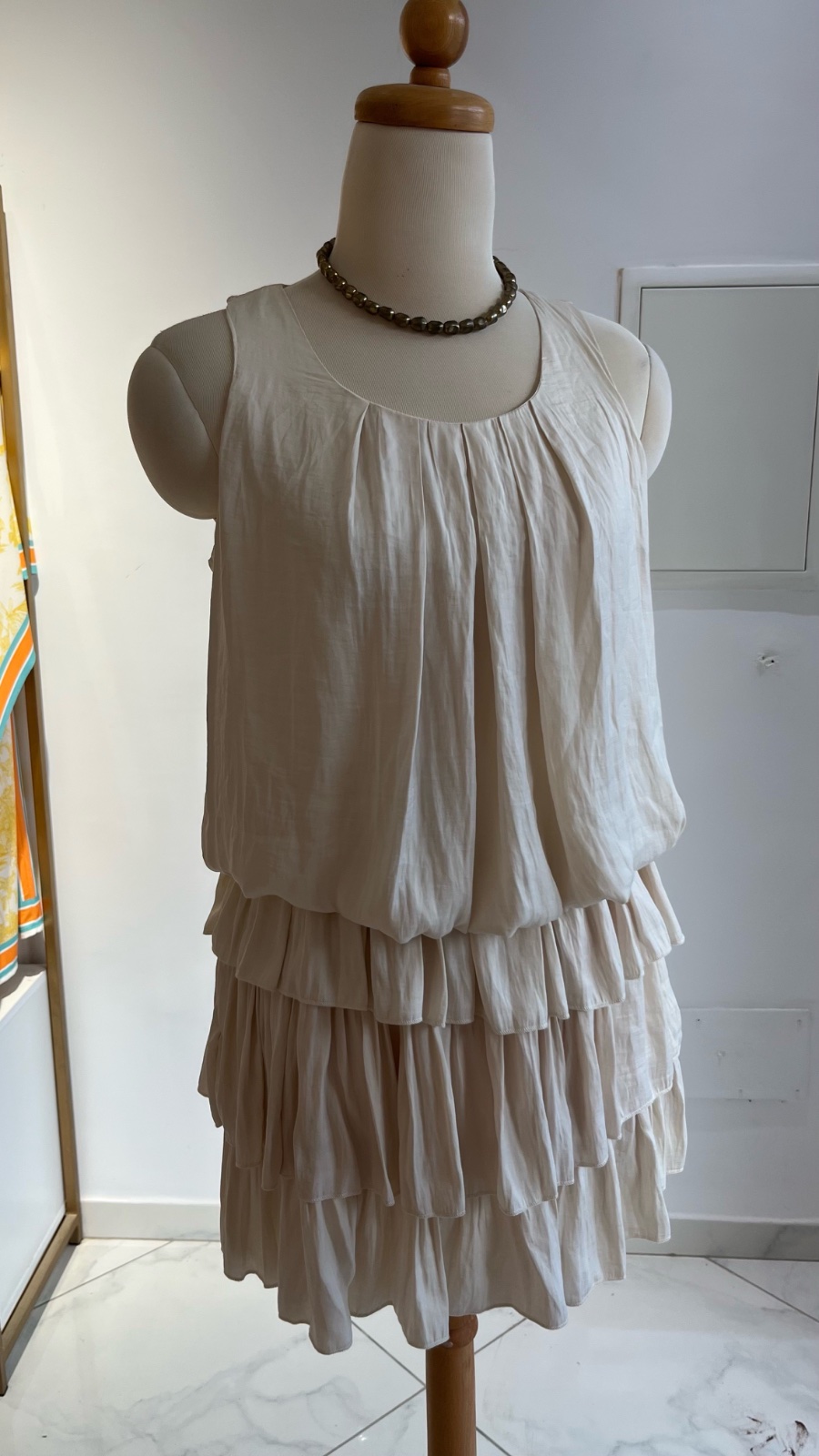 Eobe beige clair taille m jamais portee 