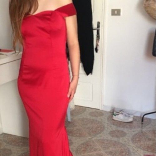 Très belle robe rouge 