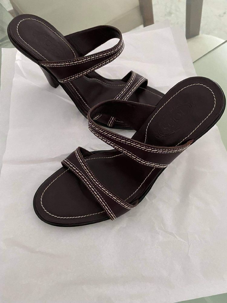 sabots de la marque tod's