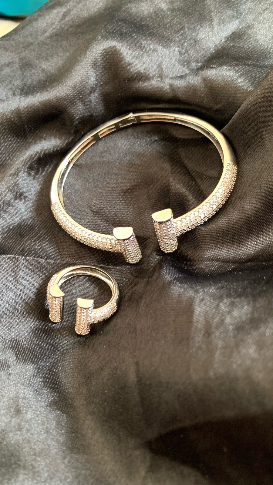 Bracelet argent avec une bague