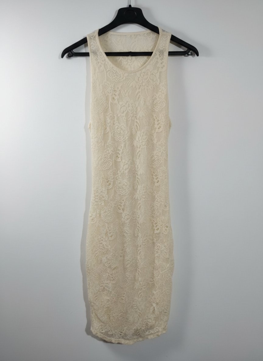 Robe crème en dentelle – style romantique (Taille 38)