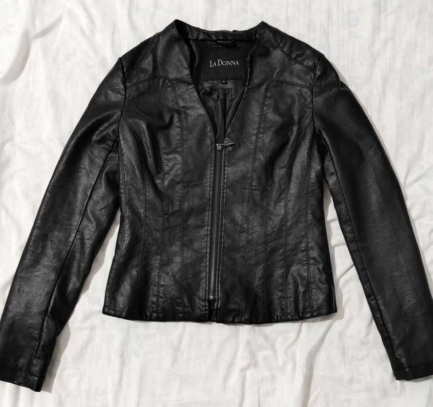 VESTE