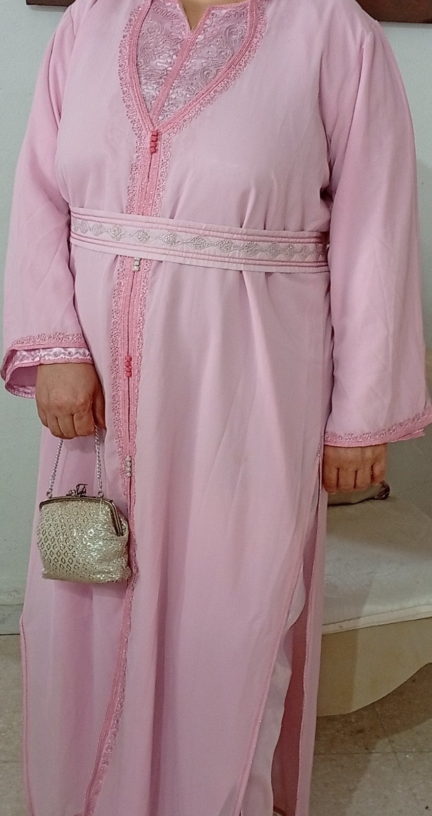 Caftan 2 pièces fond satiné,2eme pièce mousseline
