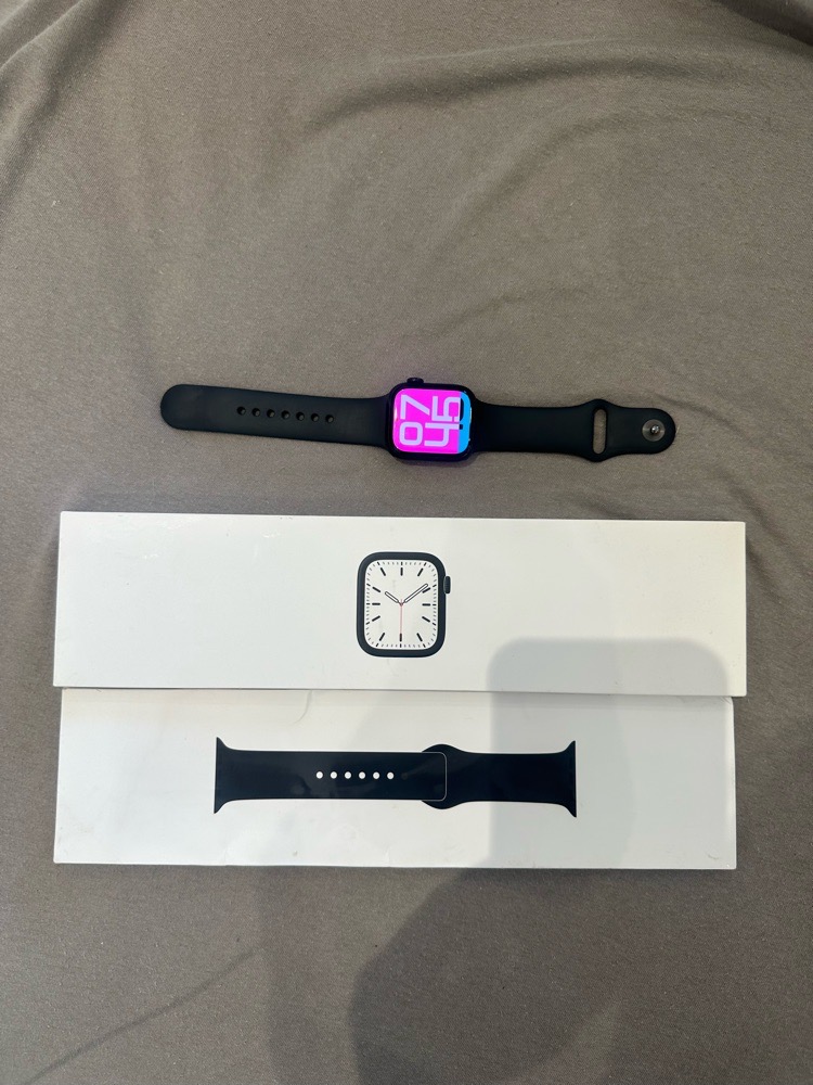 Apple Watch Series 7 – 41 mm | Excellent état | Batterie 94 % | Boîte + bracelet d’origine