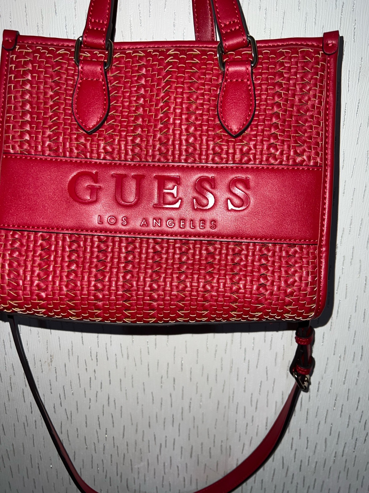 A vendre sac guess rouge neuf 