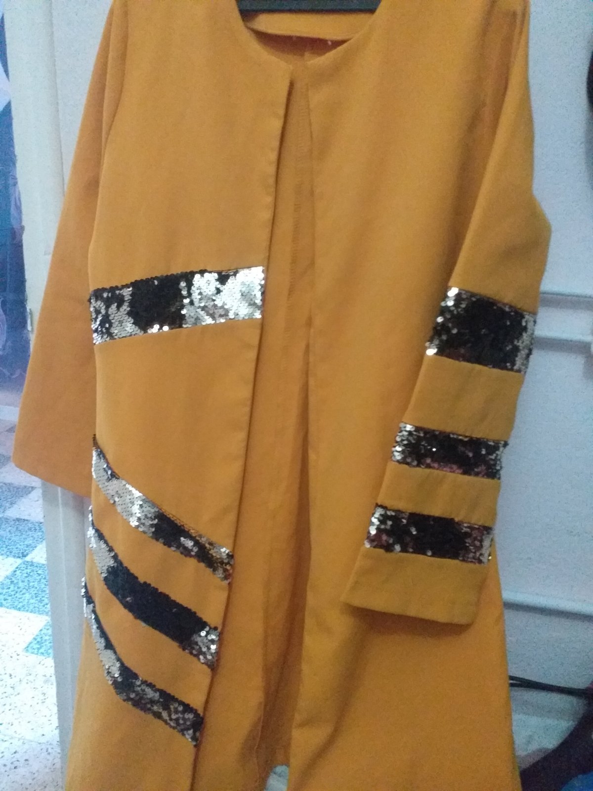 Veste jaune motard avec des bandes changeantes noir et dorée taille m tlabbess hatta 40_42 