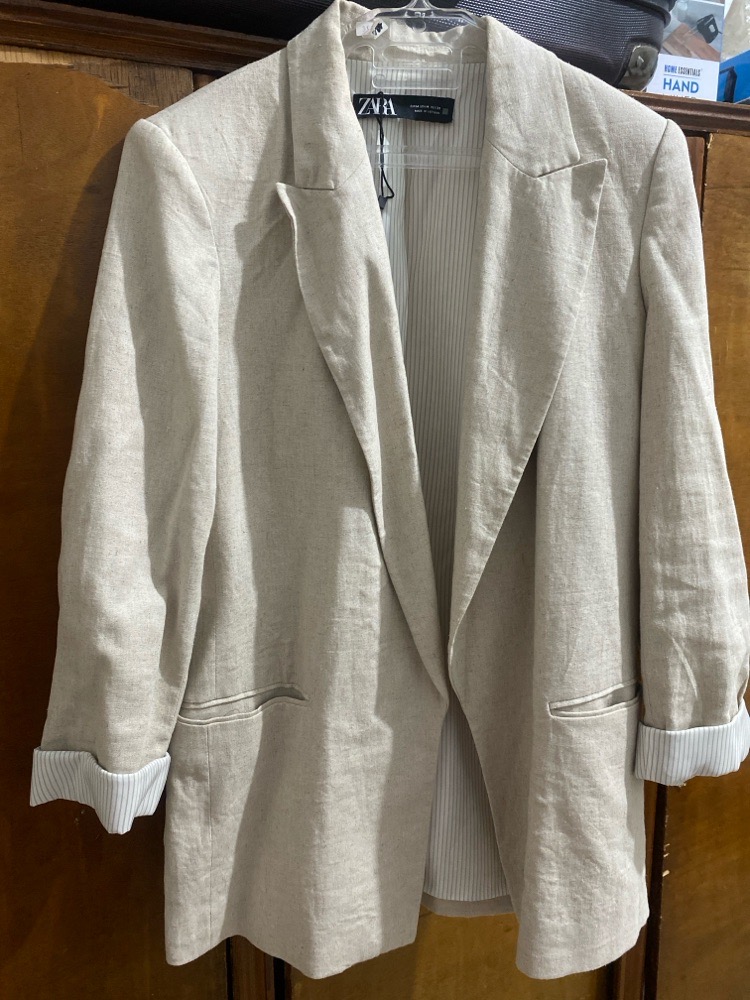 Blazer zara malbousa mara wa7da 