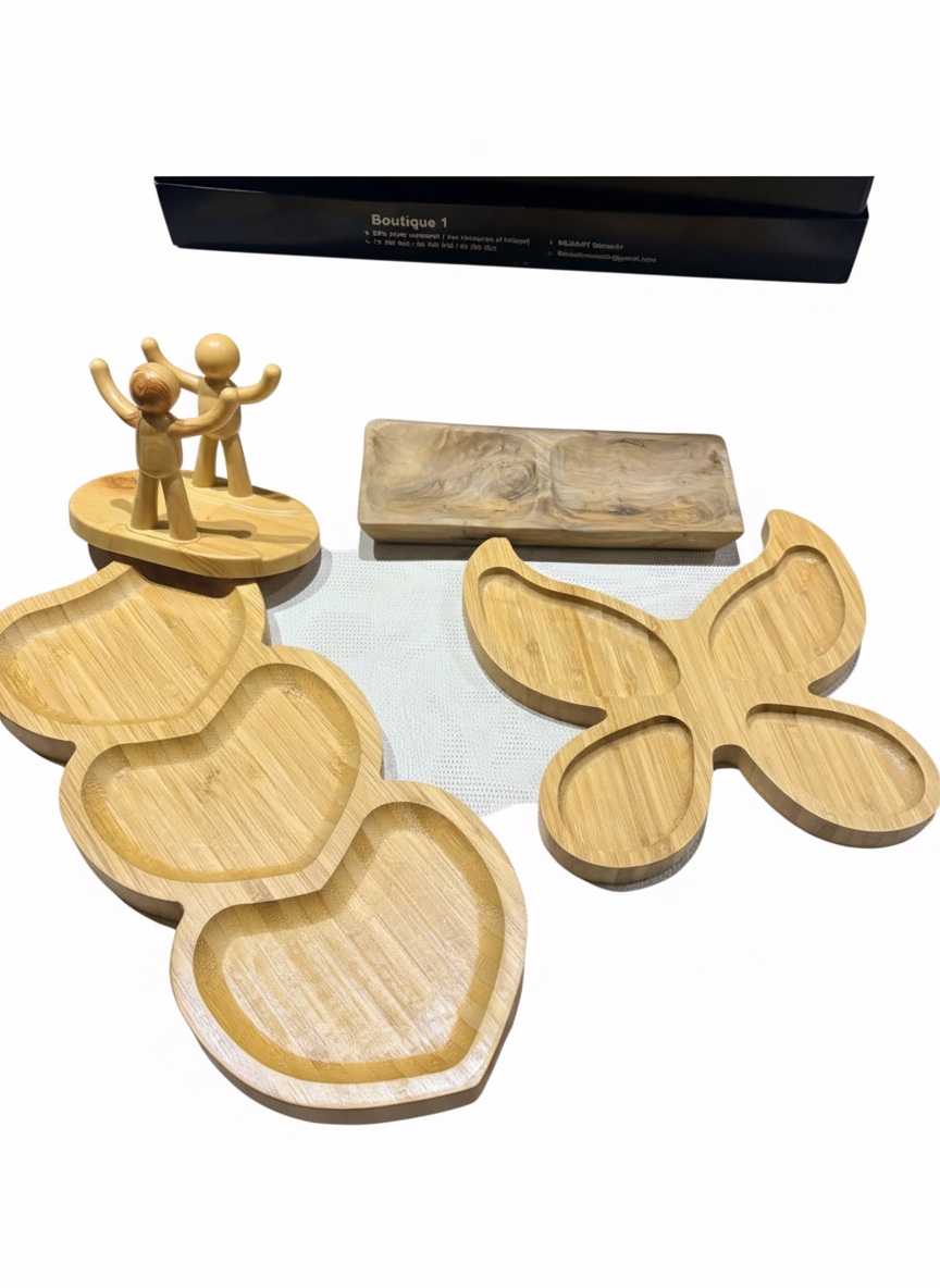 Lot de Plateau de service en bambou en forme de cœur et de papillon et porte serviette