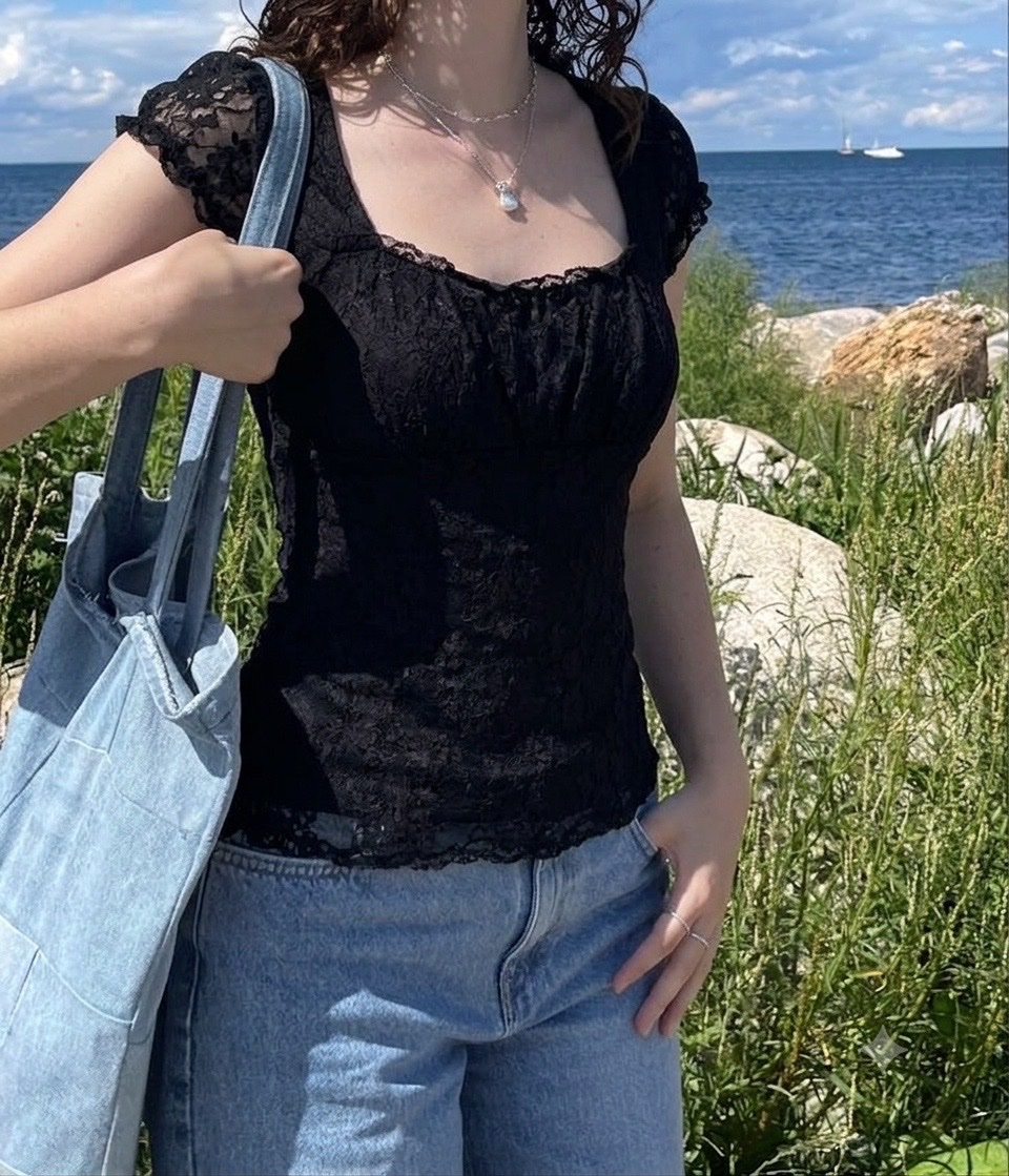 Cute lace top ❤️❤️❤️ en dentelle noir 