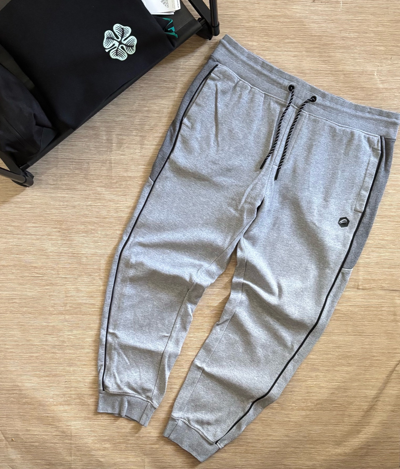 Jogger gris taille L(G)/XL