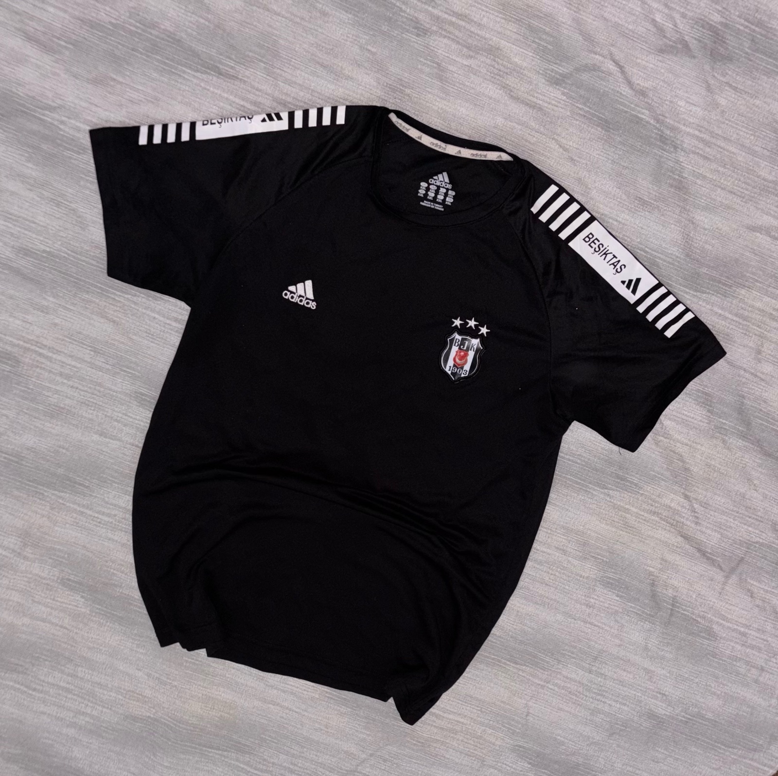 T-shirt besiktas