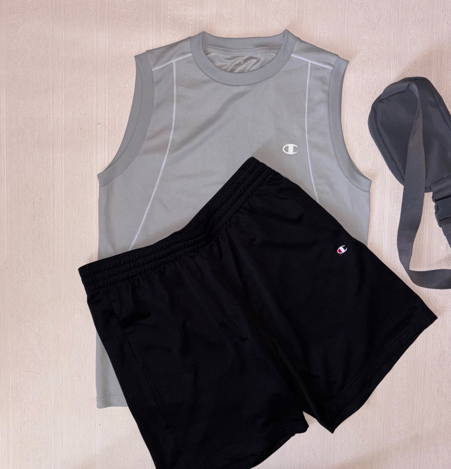 Tenue sport Champion M/L etat 10/10