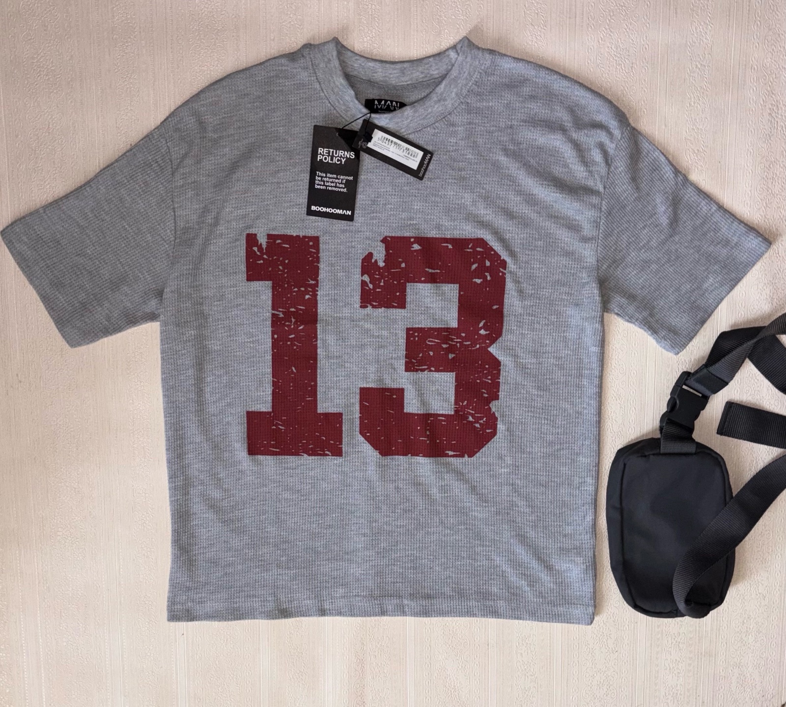 T-shirt BoohooMan oversize