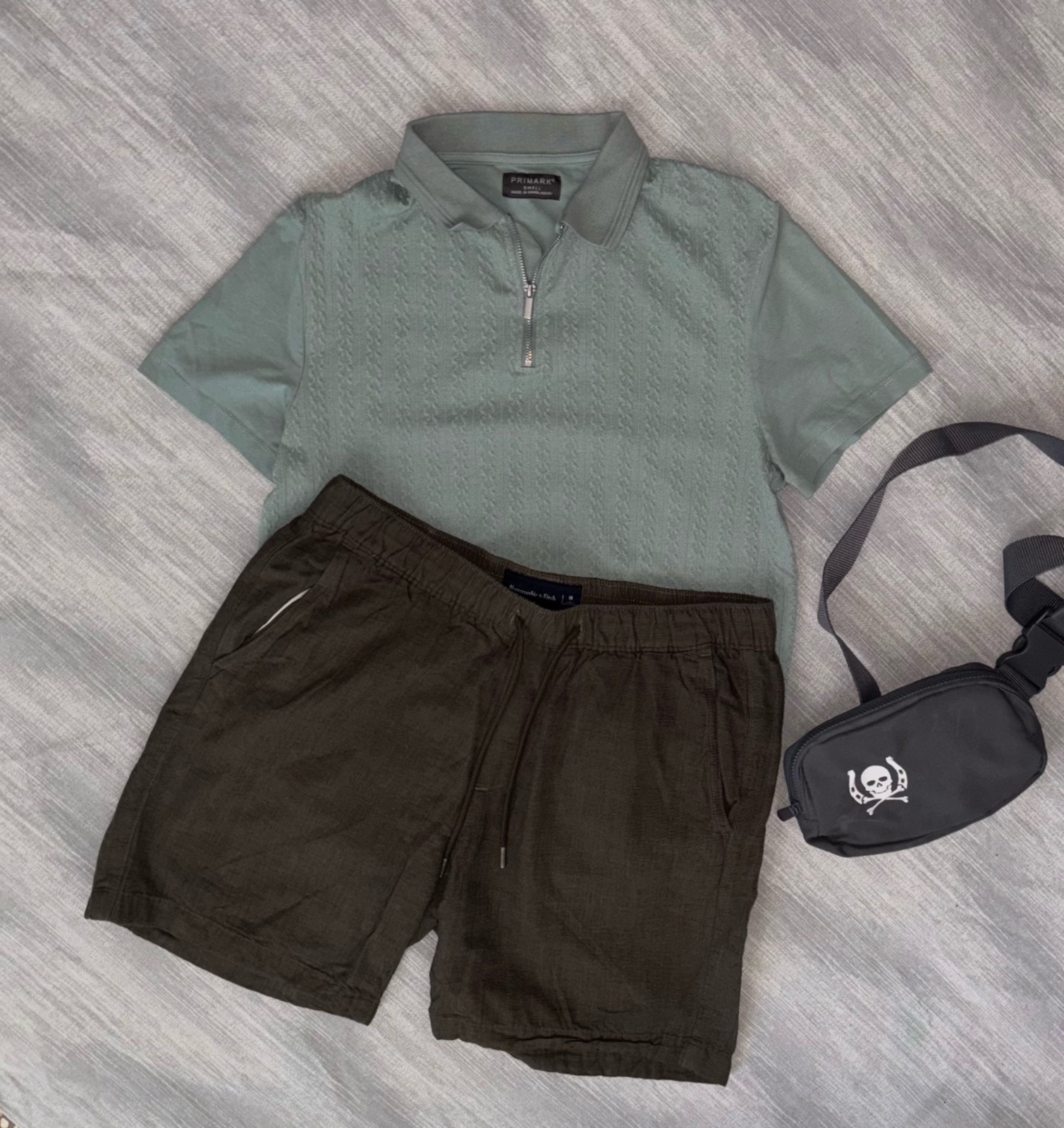 Polo Primark et shorts Abercrombie &fitch de la taille S