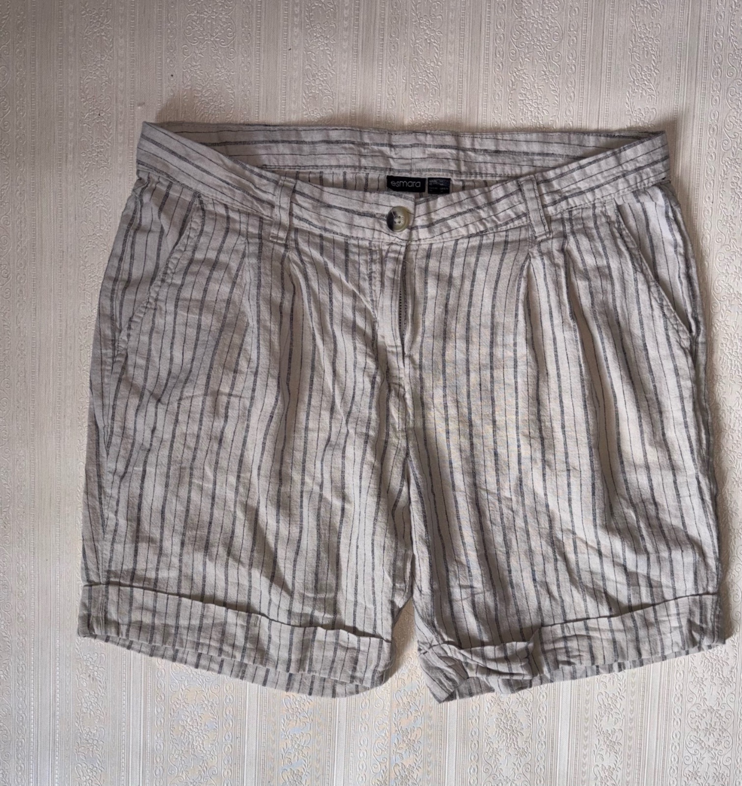 Short esmara