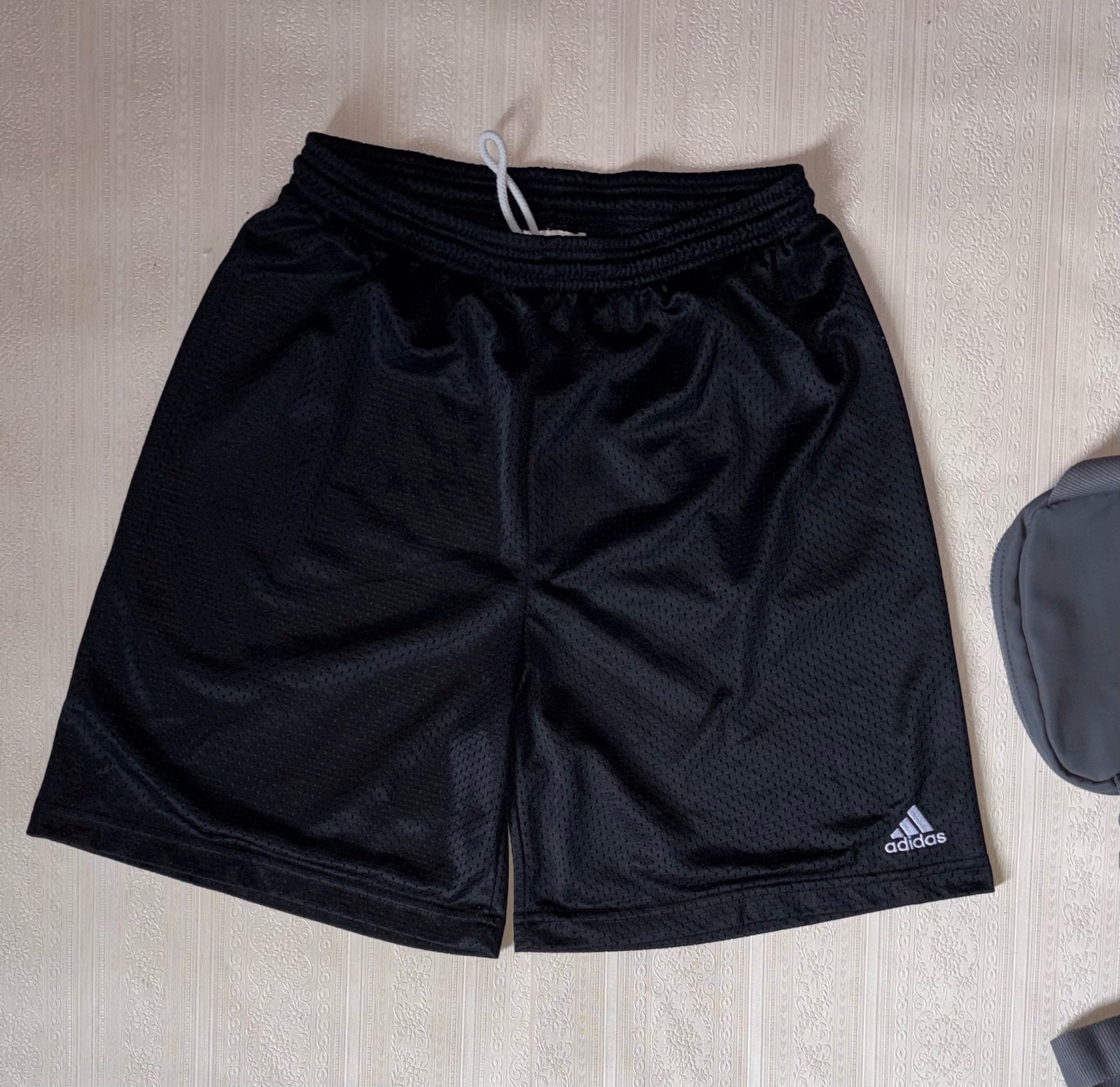 Short Adidas authentique 