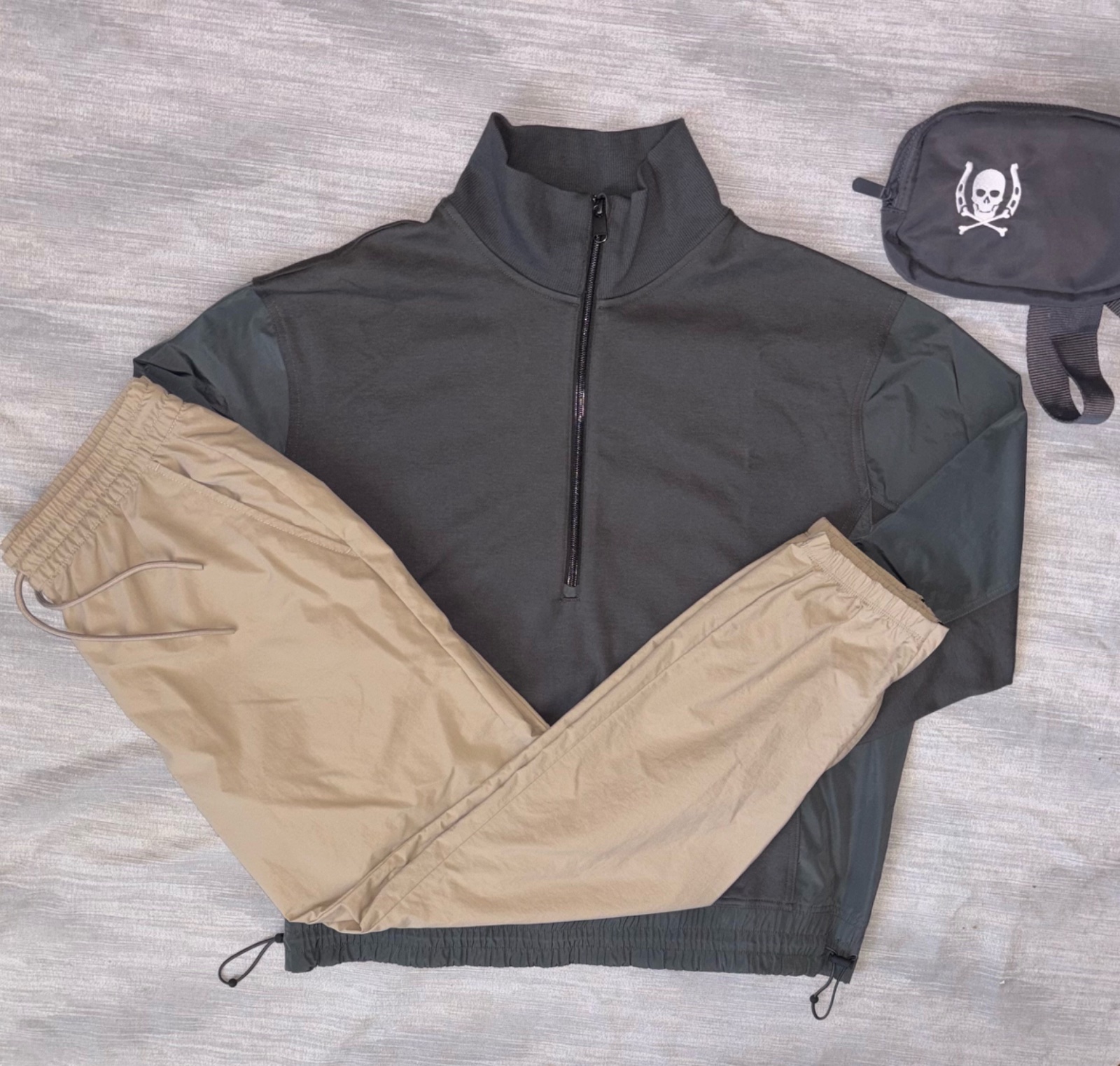 Pull et pantalon taille M