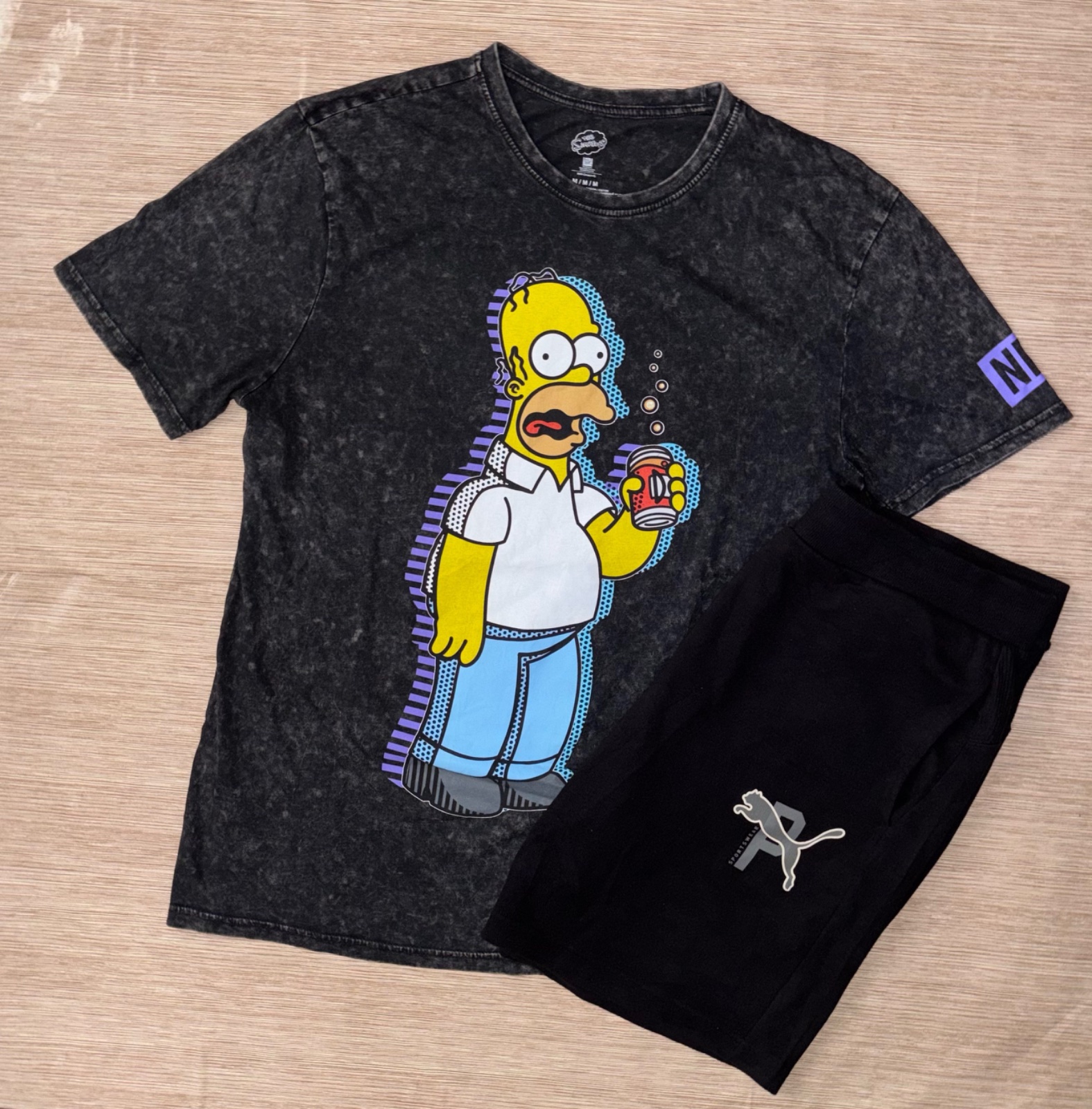 T-shirt Simpson et short Puma taille M