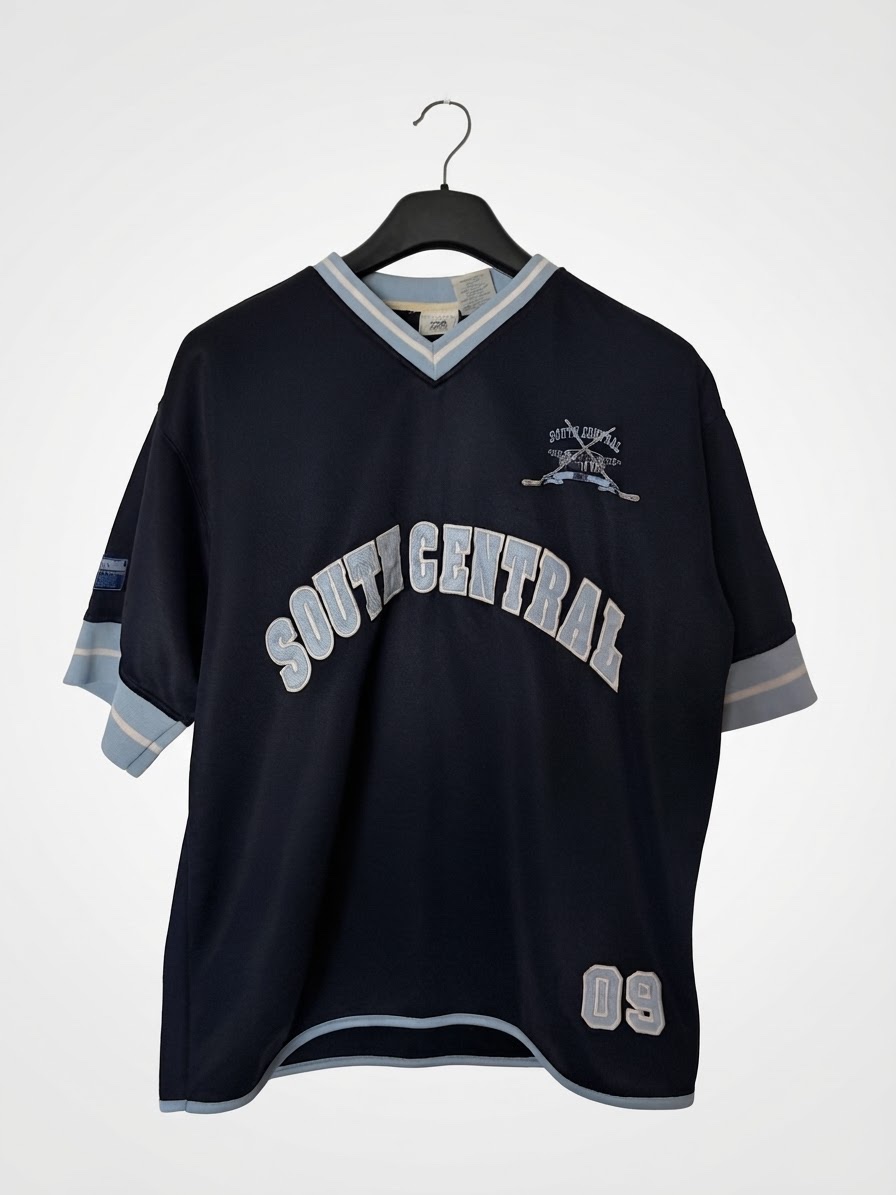 T-shirt varsity/baseball style 