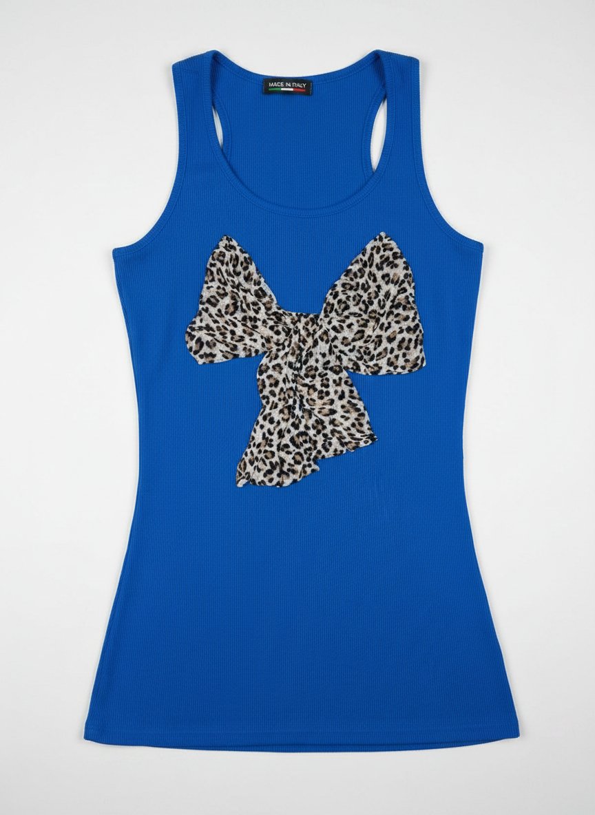 Pull bleu avec noeud