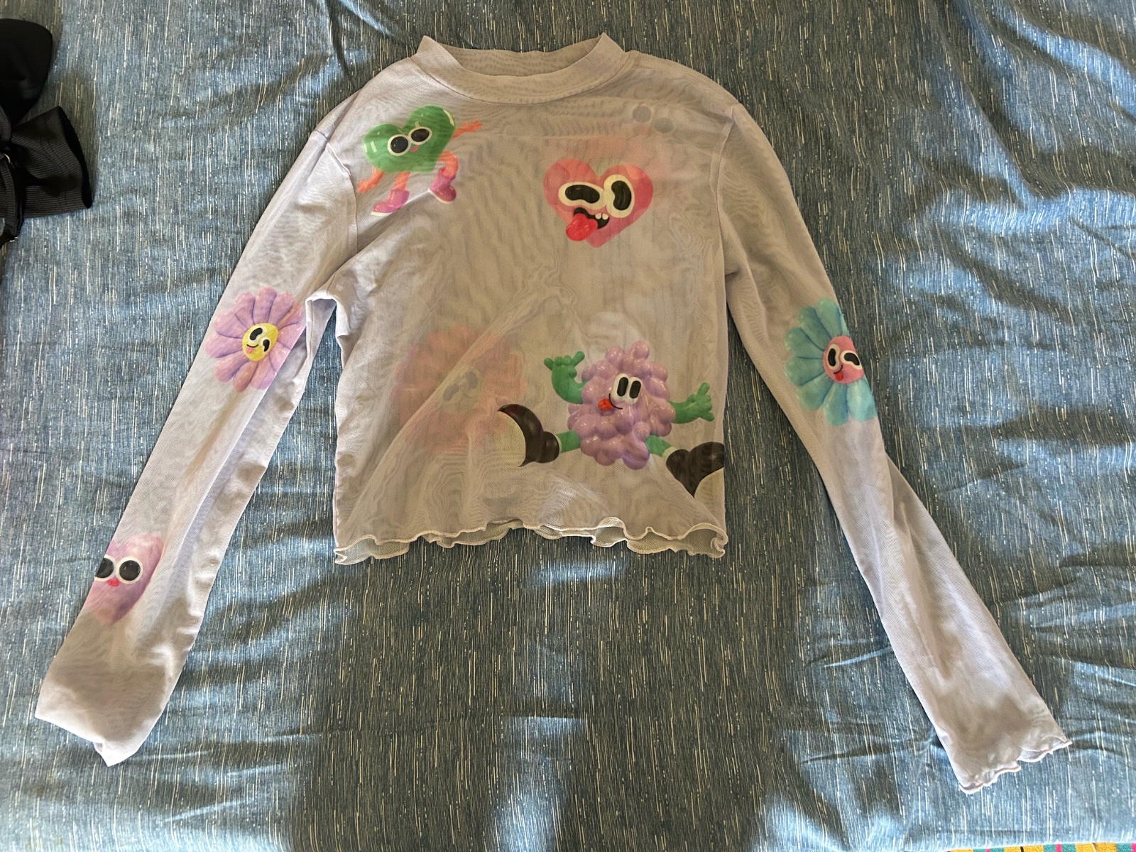 Pull transparent avec emoji