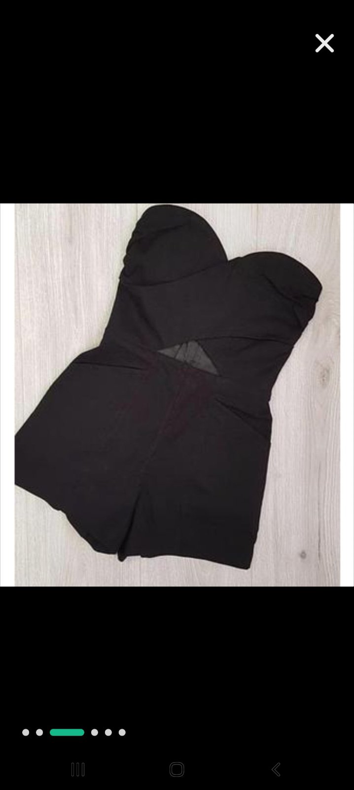 Combinaison courte élégante avec bustier, combishort à découpes, combinaison avec découpes