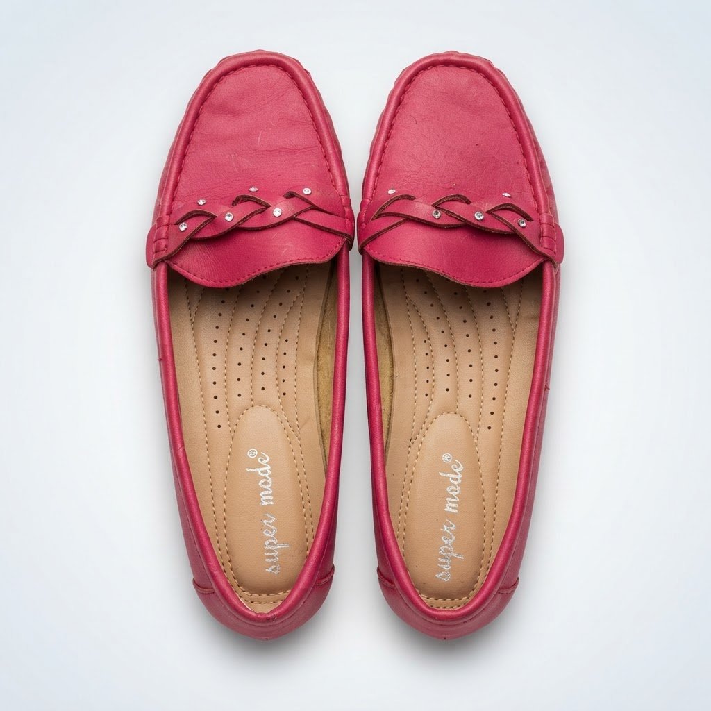 Joli Moccasin rouge trés original neuf jamais porté pointure 40 