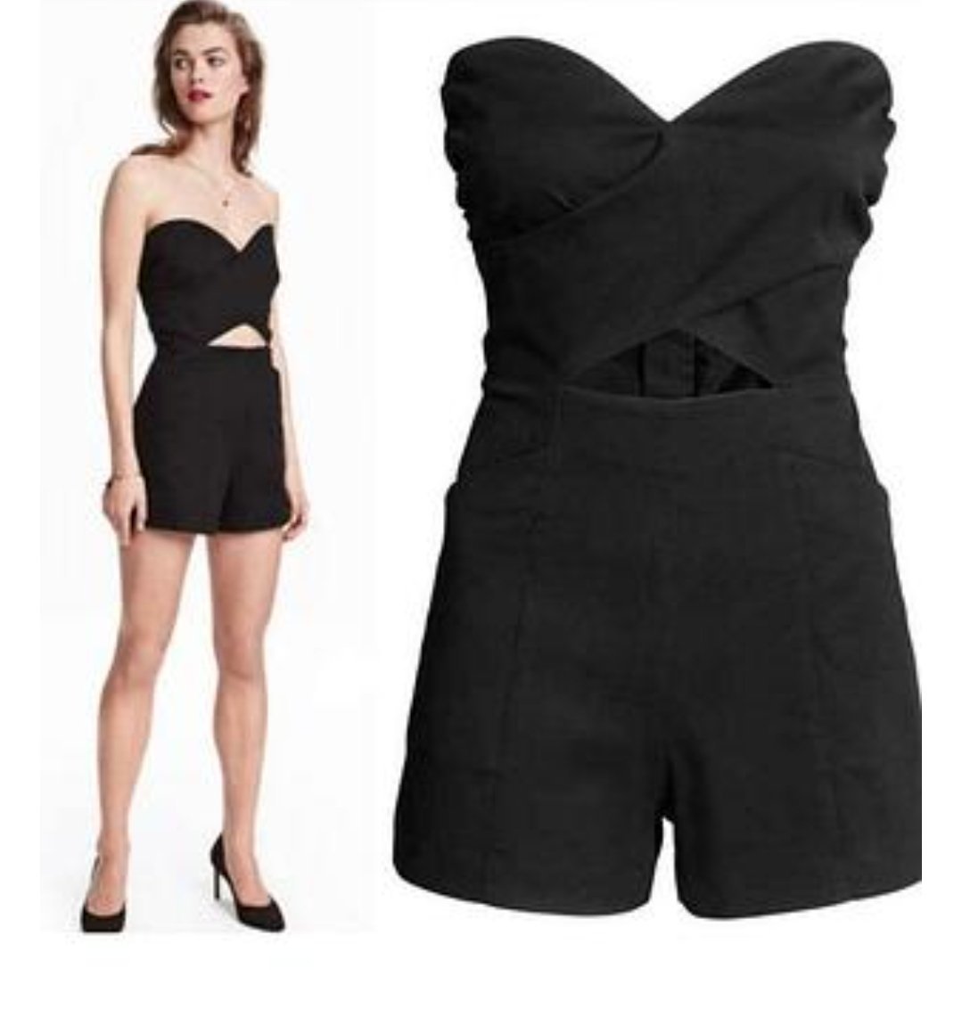 Combinaison courte élégante avec bustier, combishort à découpes, combinaison avec découpes