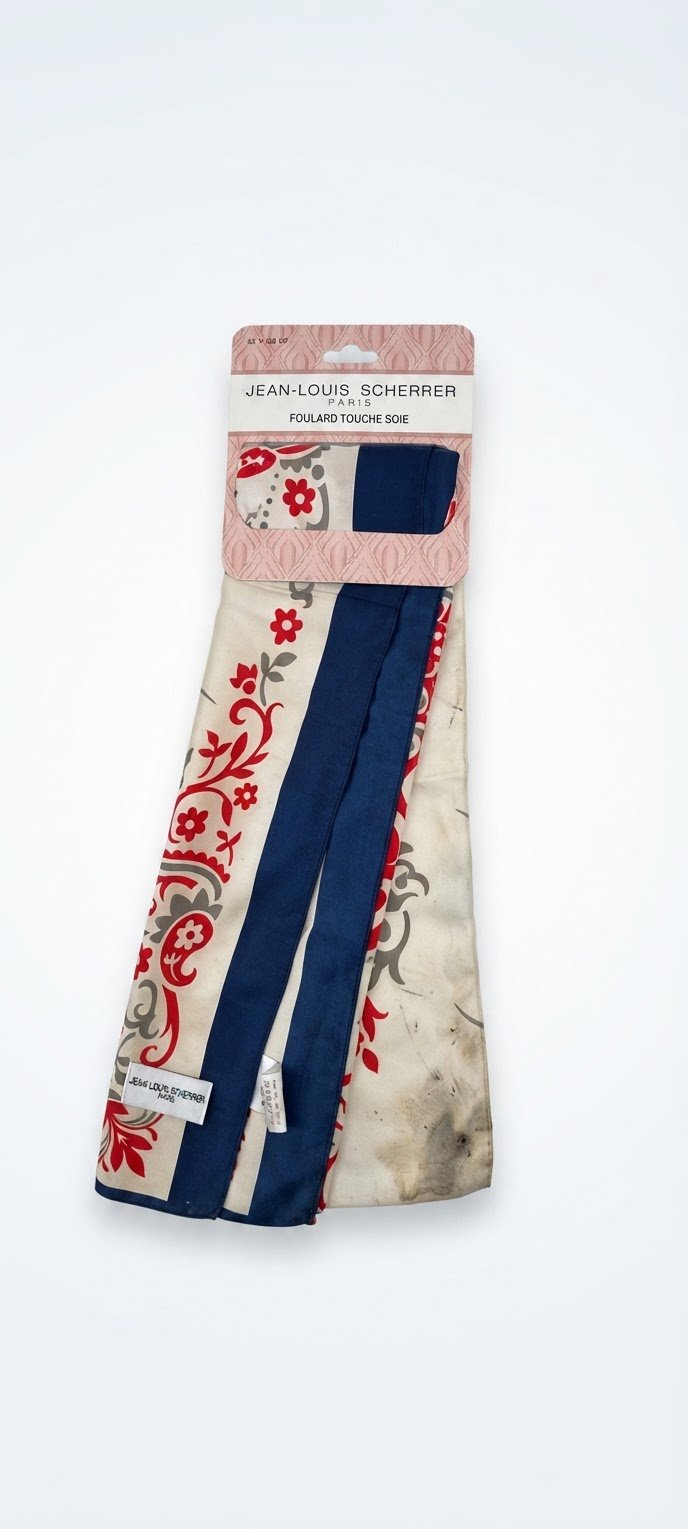 Foulard neuf avec étiquette en soie de jean louis scherrer importé 🇫🇷🇫🇷