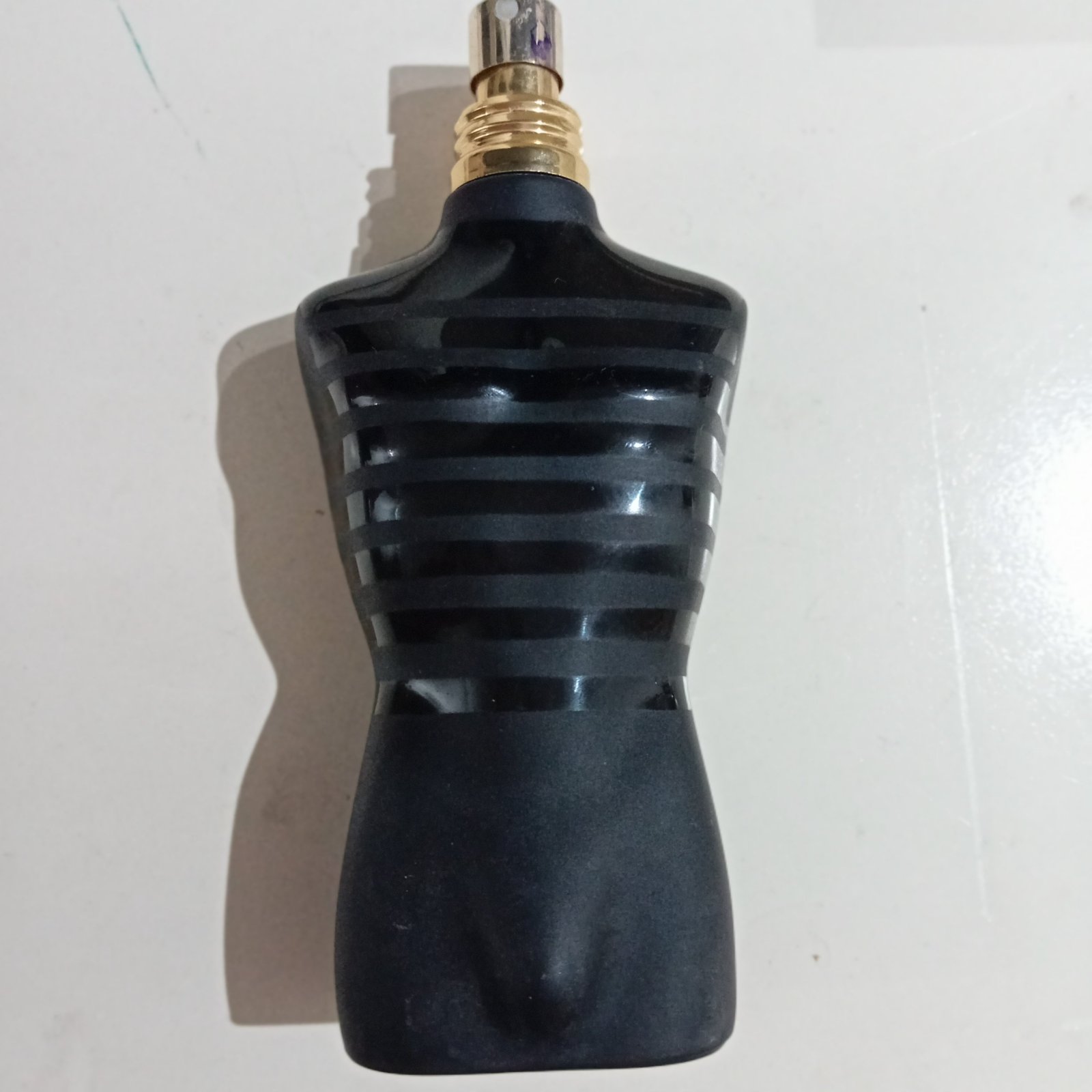 2 flacons vides parfums authentiques jean paul gautier le male eau de parfum et la nuit de lhomme le parfums 