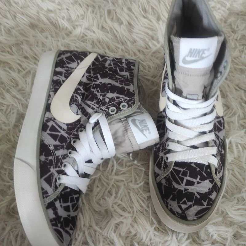 Baskets Nike Swoosh unisexes originales 