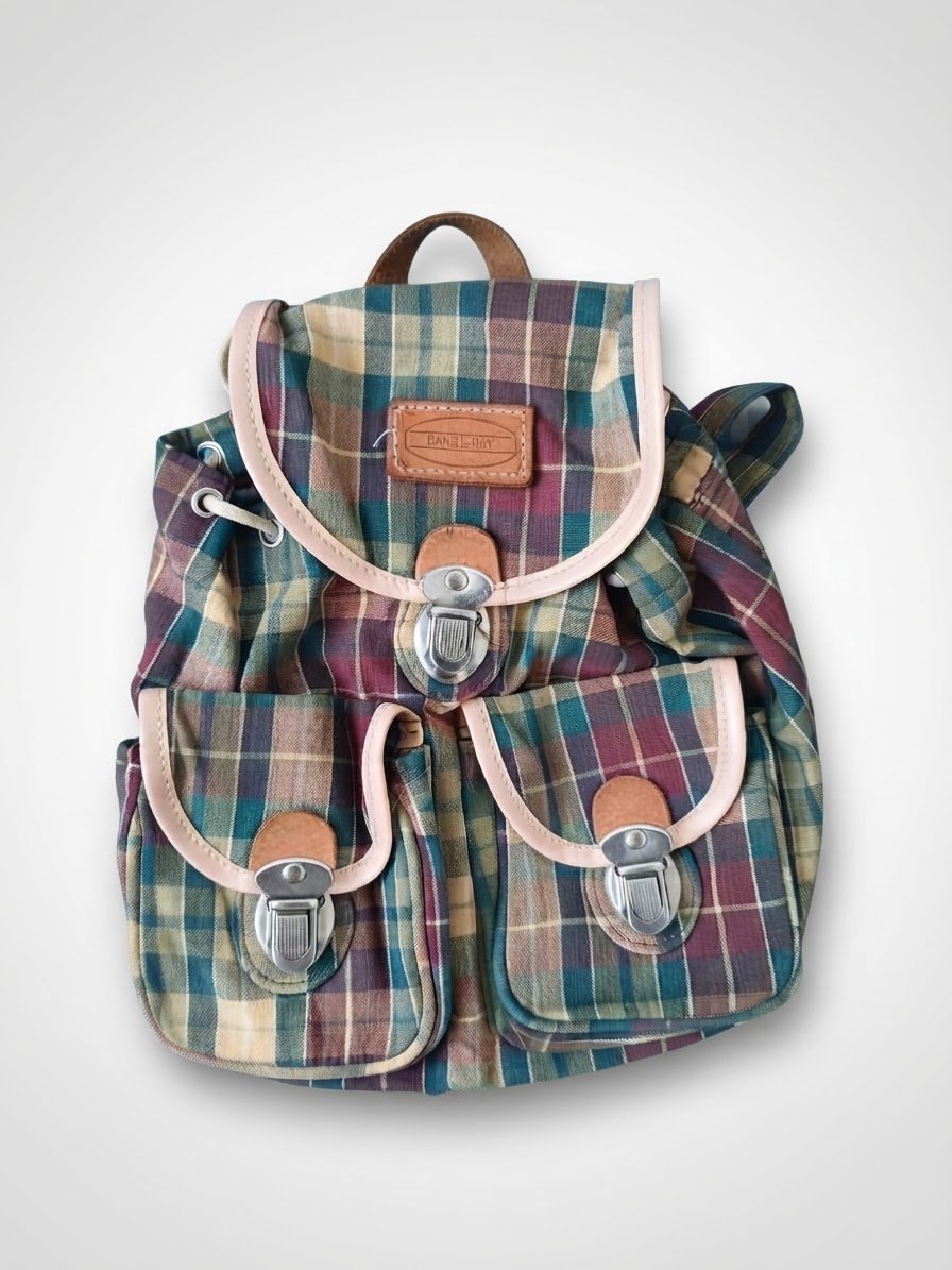 Joli petit sac à dos trés utile de la grande marque daniel ray trés original