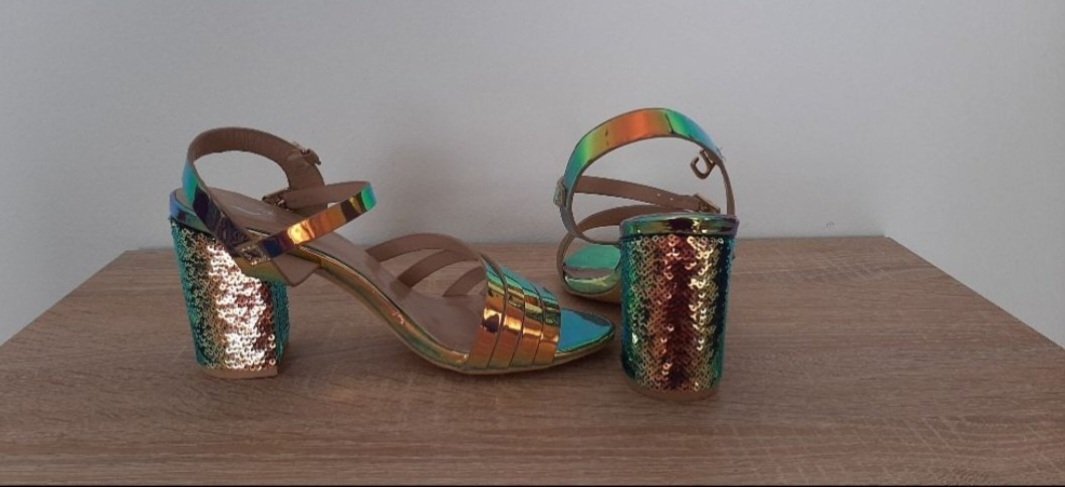 Sandales soirée dorée 