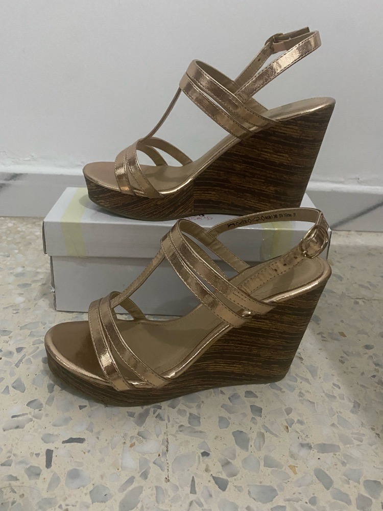 Sandal compense rose god