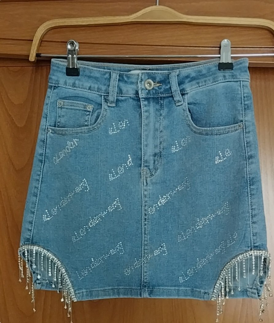 Jupe djean en promos avec perles.Ylabess XS/S. Marque italienne 