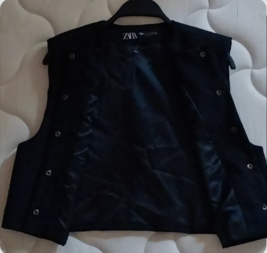 Gilet zara neuf importation France  en promos 