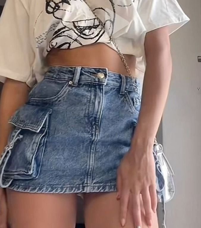Jupe jean style cargo à la marque bershka