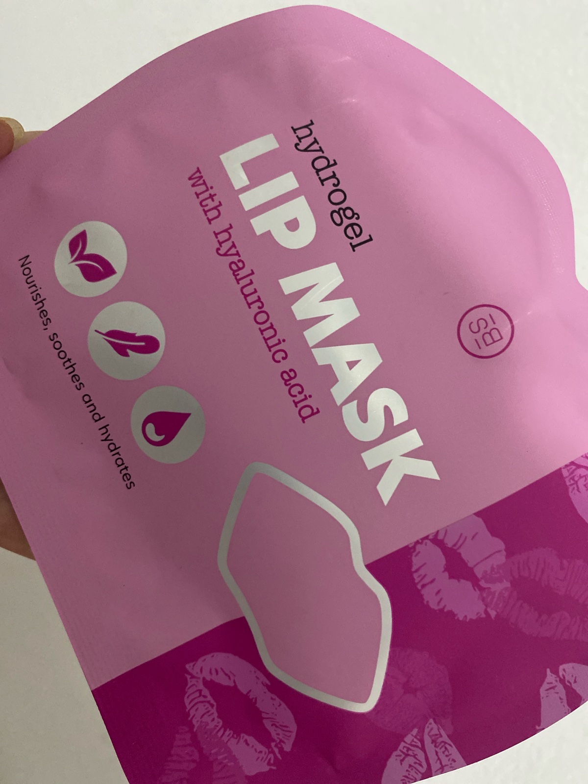 2 Lip mask with hyaluronic acide and vitamin B3