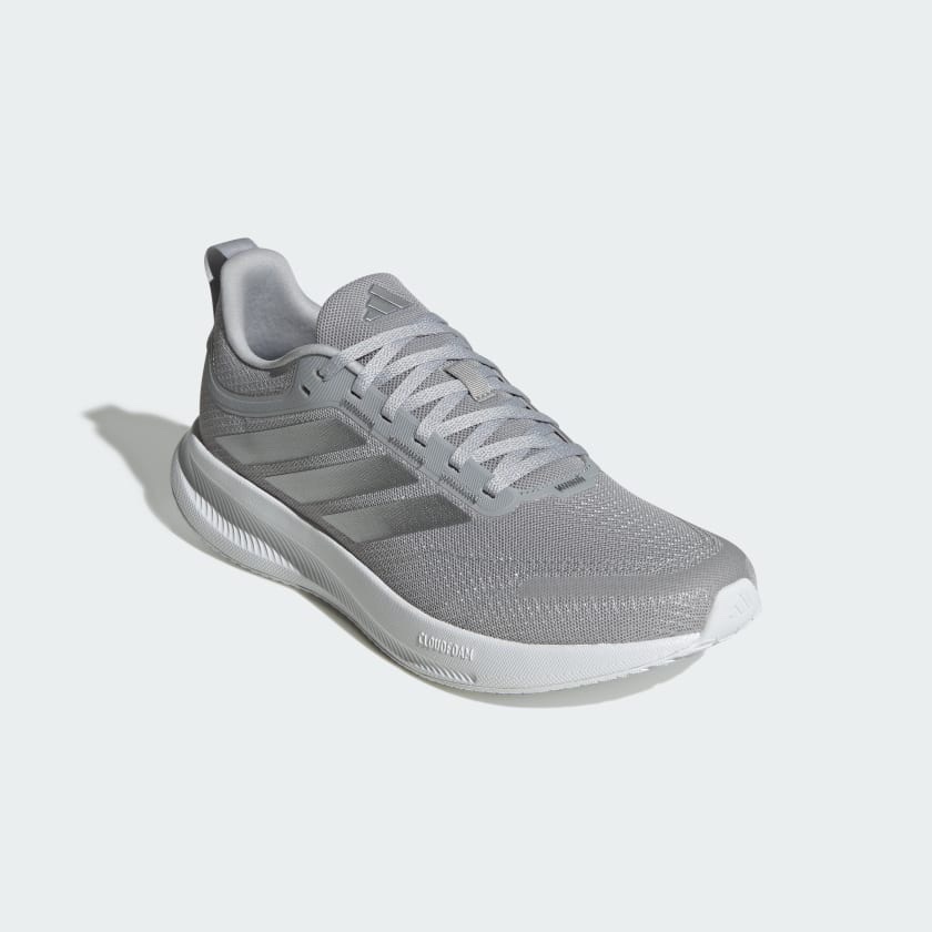 Baskets adidas pour homme jamais portées dans leurs packets ideal pour un cadeau 