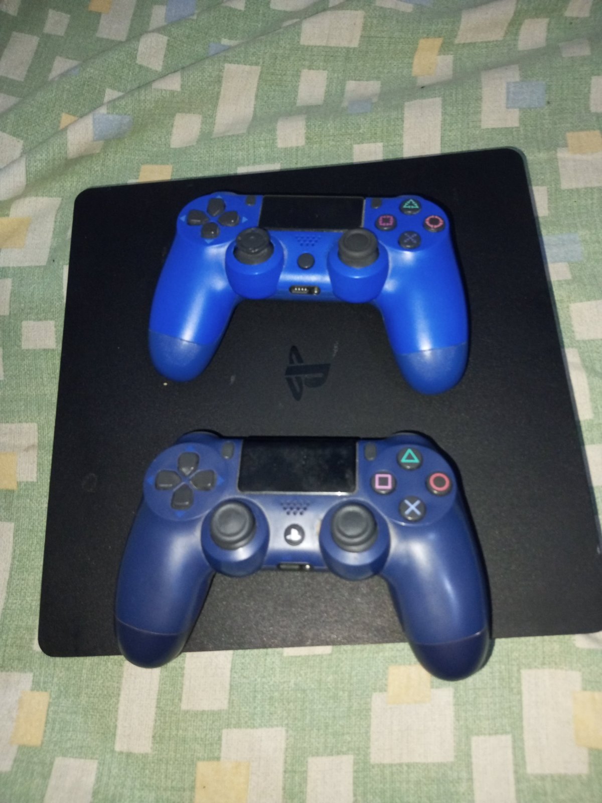 Ps4 slim 1tb mpatchi wm3ah zoz manet wmfih hta mchkl wfih jeux 