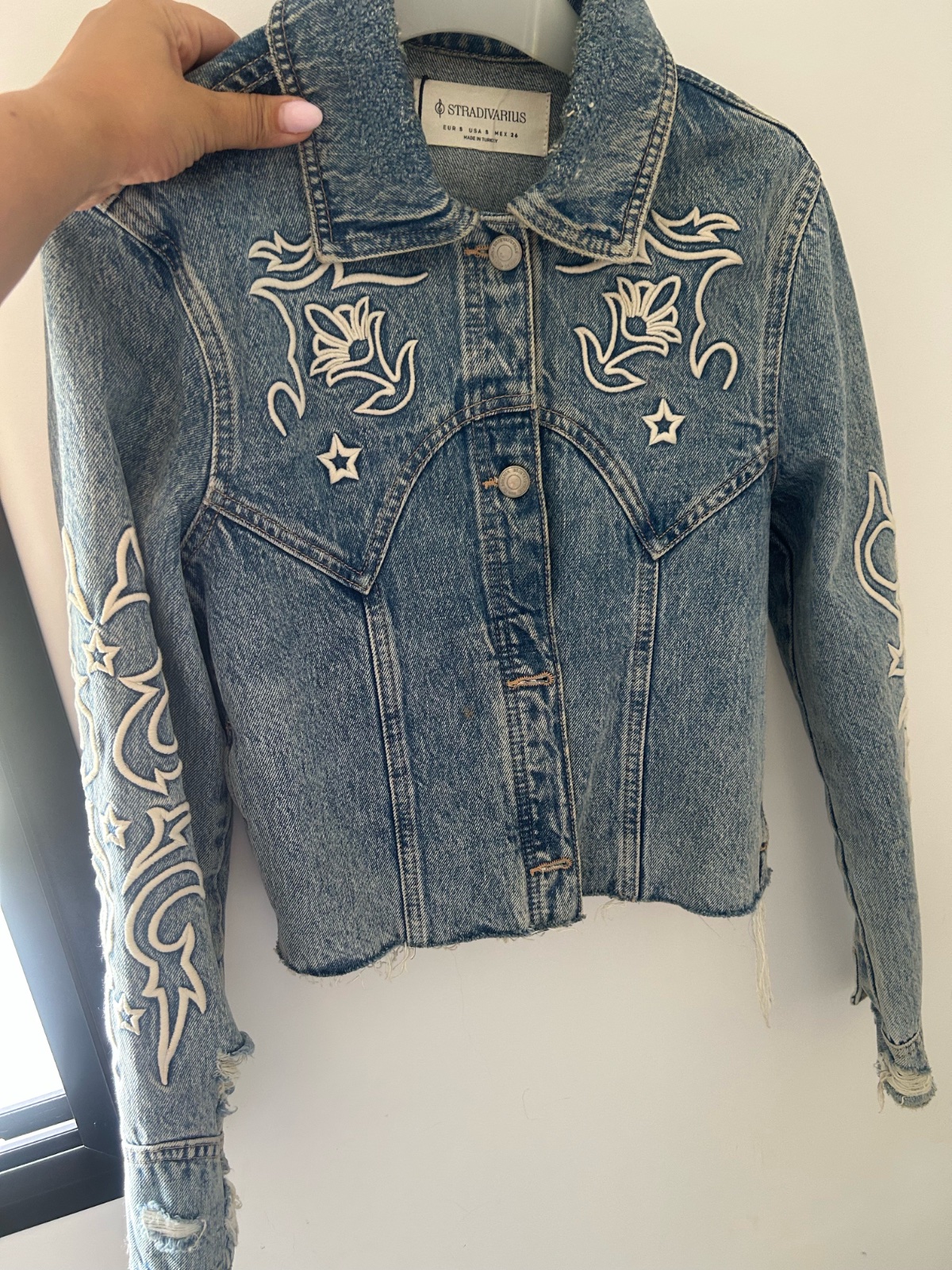 Veste en djean brodée