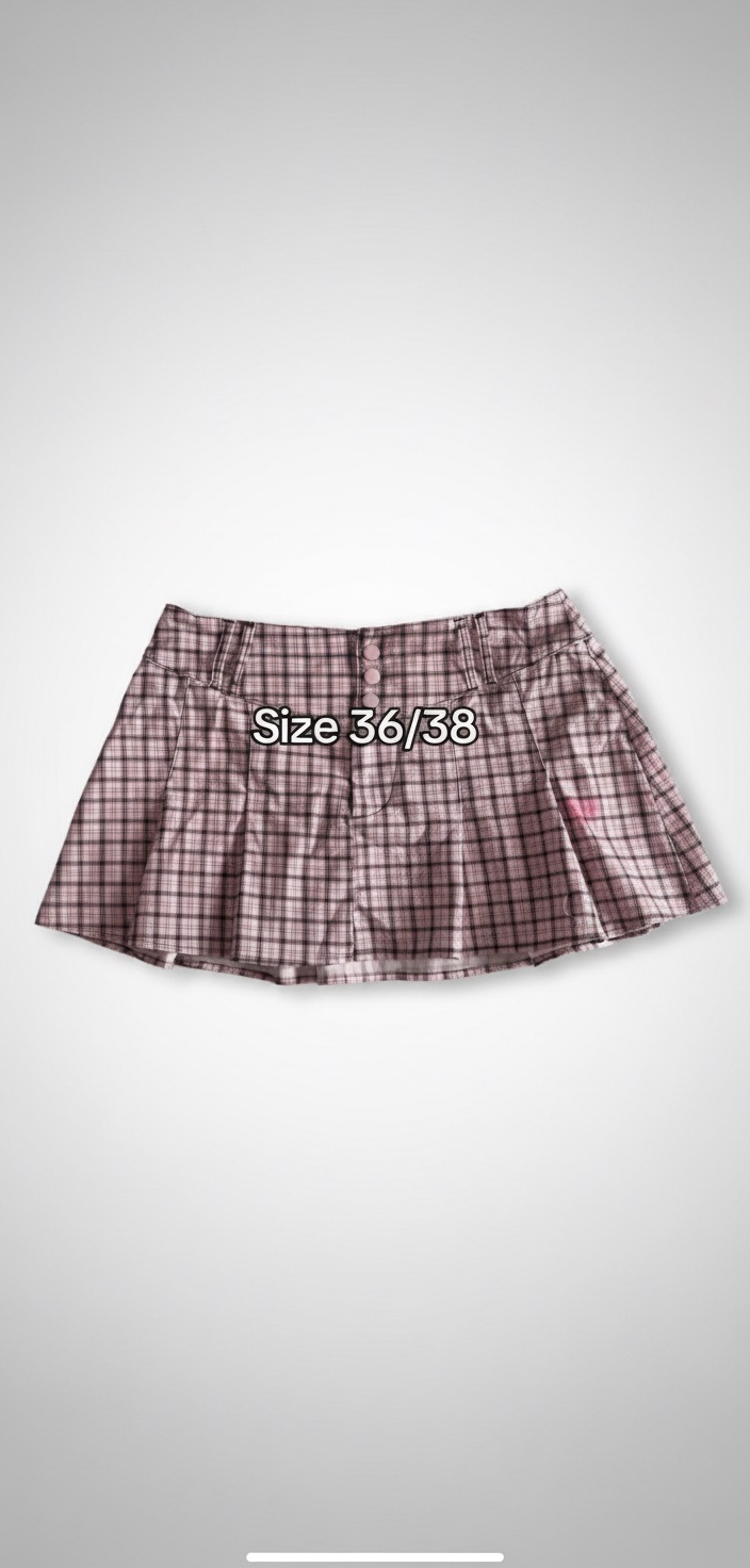 Cute pink checkered mini skirt