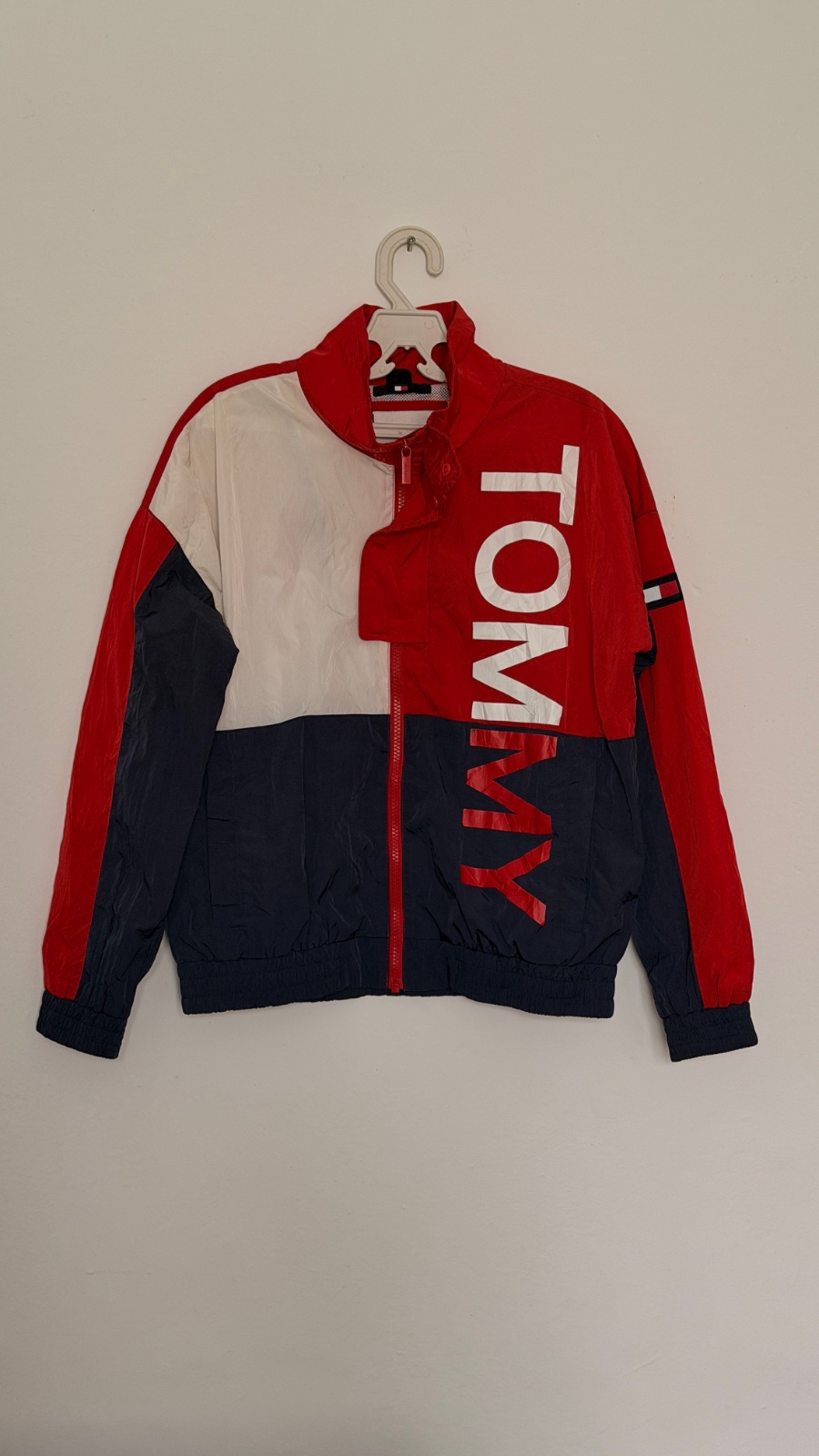 Coupe vent tommy